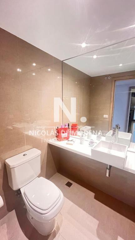 Dos dormitorios con tres baños luminoso en torre