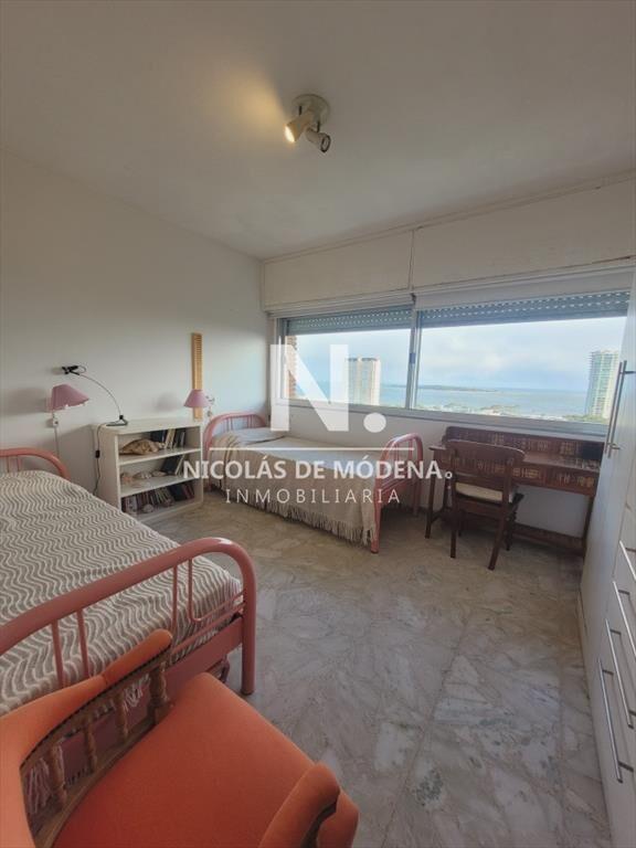 Apartamento En Venta 3 dormitorios a 400 metros del mar!!