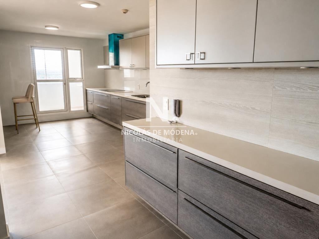 Apartamento de 3 dormitorios en venta en Torre