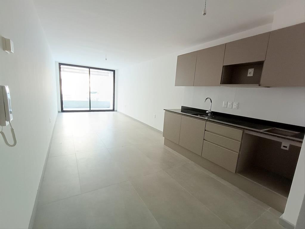 Apartamento venta primer piso con patio garaje 1 dormitorio
