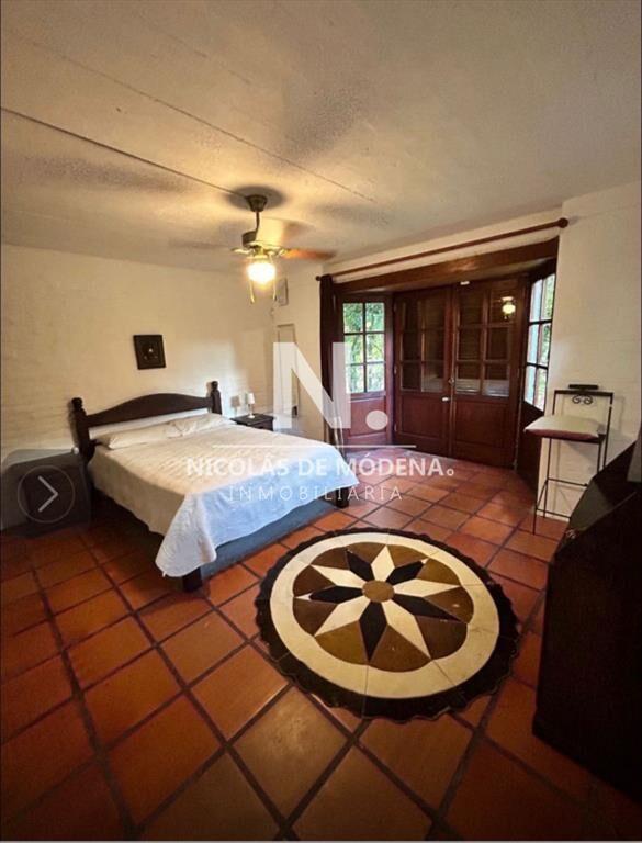 Vende casa en Punta del Este de 4 dormitorios.