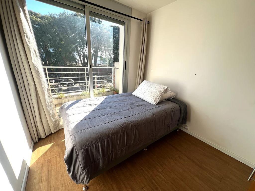 Venta Apartamento de 2 dormitorios y Garaje Al Frente en La