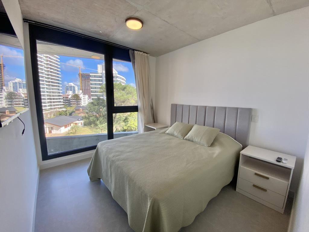 VENTA DE APARTAMENTO DE 2 DORMITORIOS -EDIFICIO WAVE BRAVA