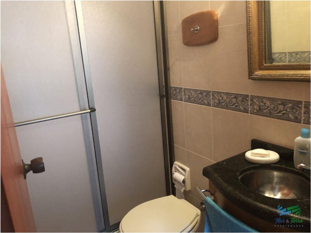 En venta apartamento 2 dormitorios sobre calle