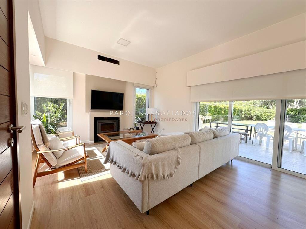 Casa En Venta de 4 Dormitorios En Jardines De Cordoba, Punt