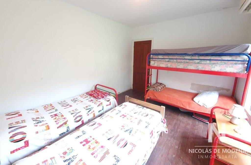 Venta de casa de 4 dormitorios en barrio Cantegril, Punta d