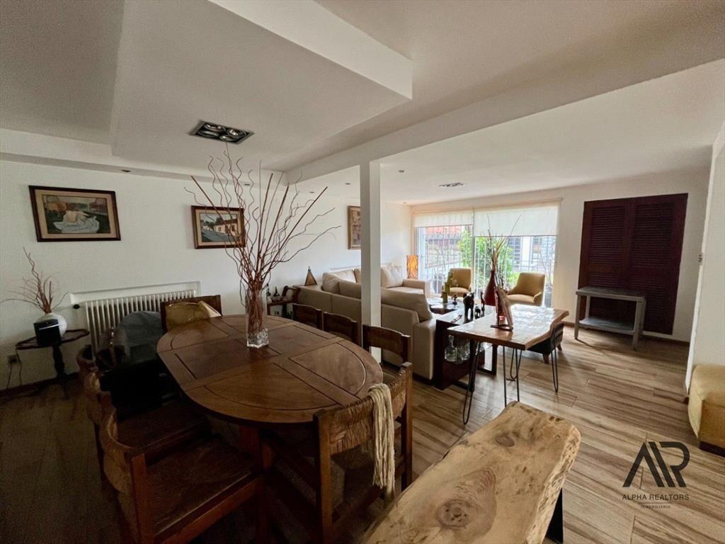 Venta casa de 6 dormitorios en Carrasco