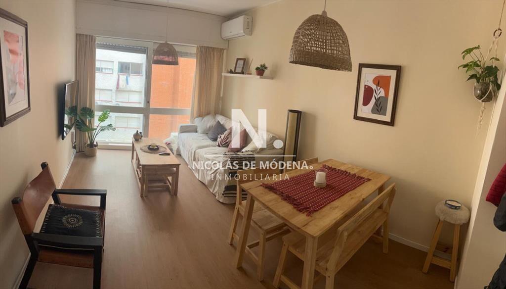 En venta apartamento a metros del mar, con buena
