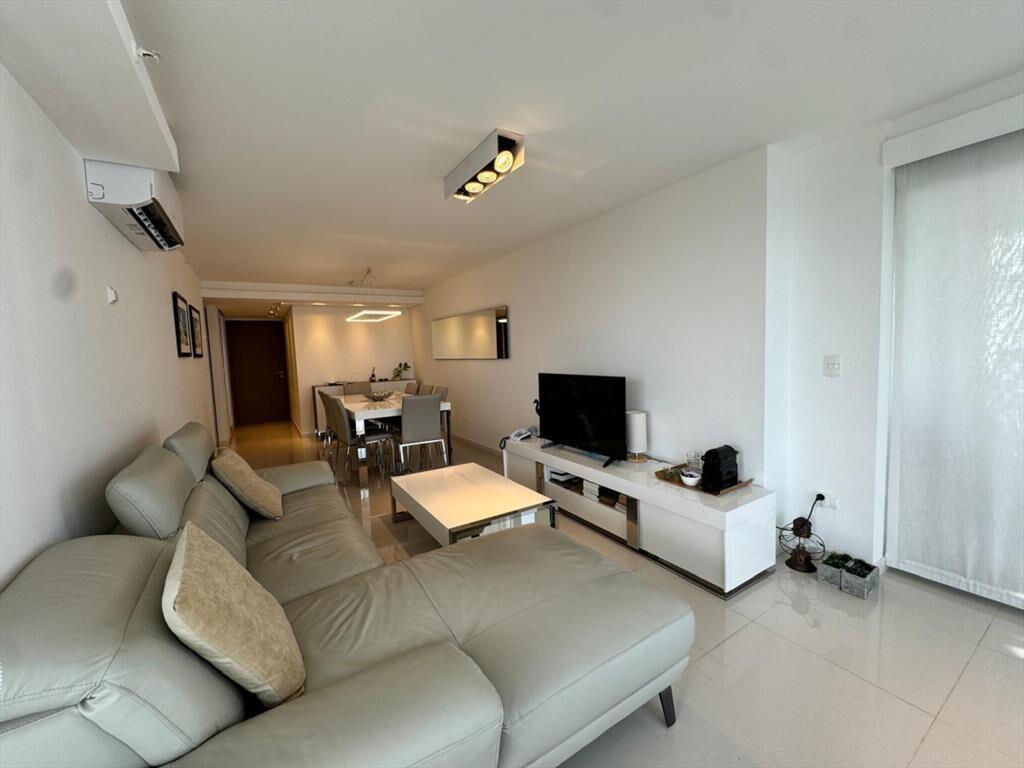 VENTA APARTAMENTO 2 DORMITORIOS + DEPENDENCIA