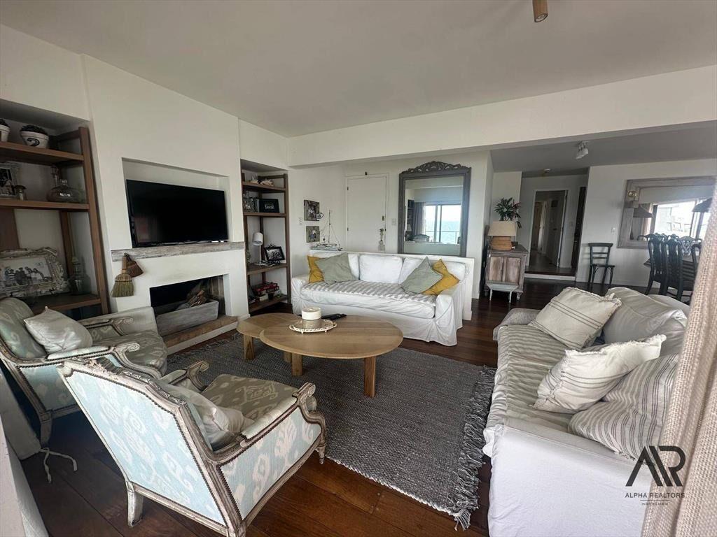 Apartamento en alquiler temporario c/ cochera en Península