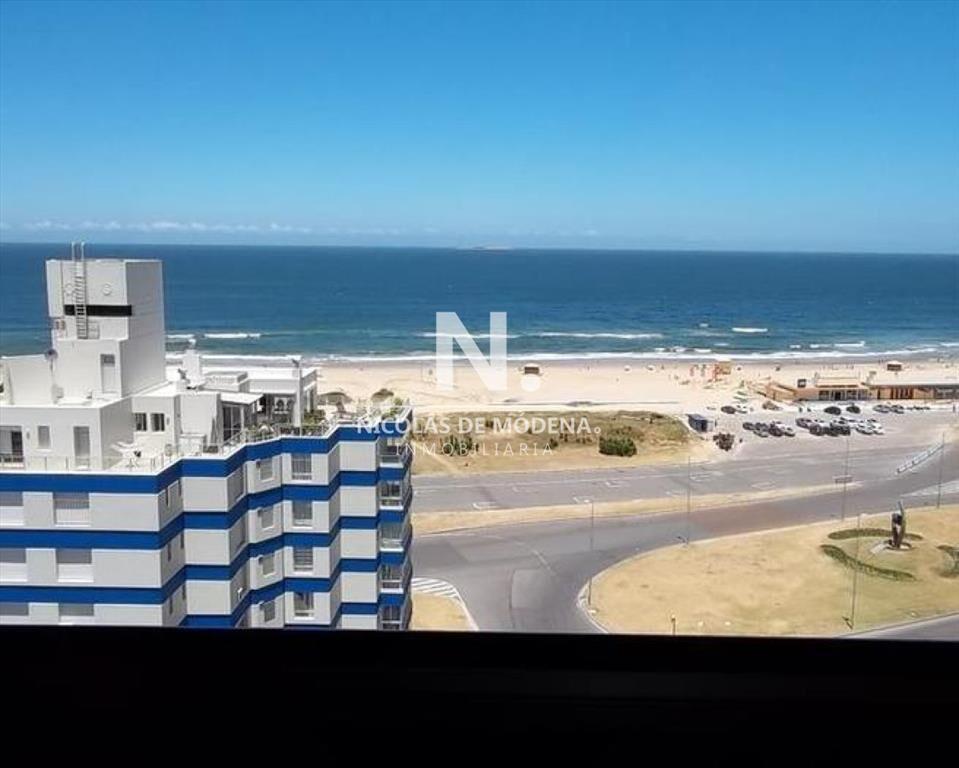 Departamento en piso alto, Punta del Este