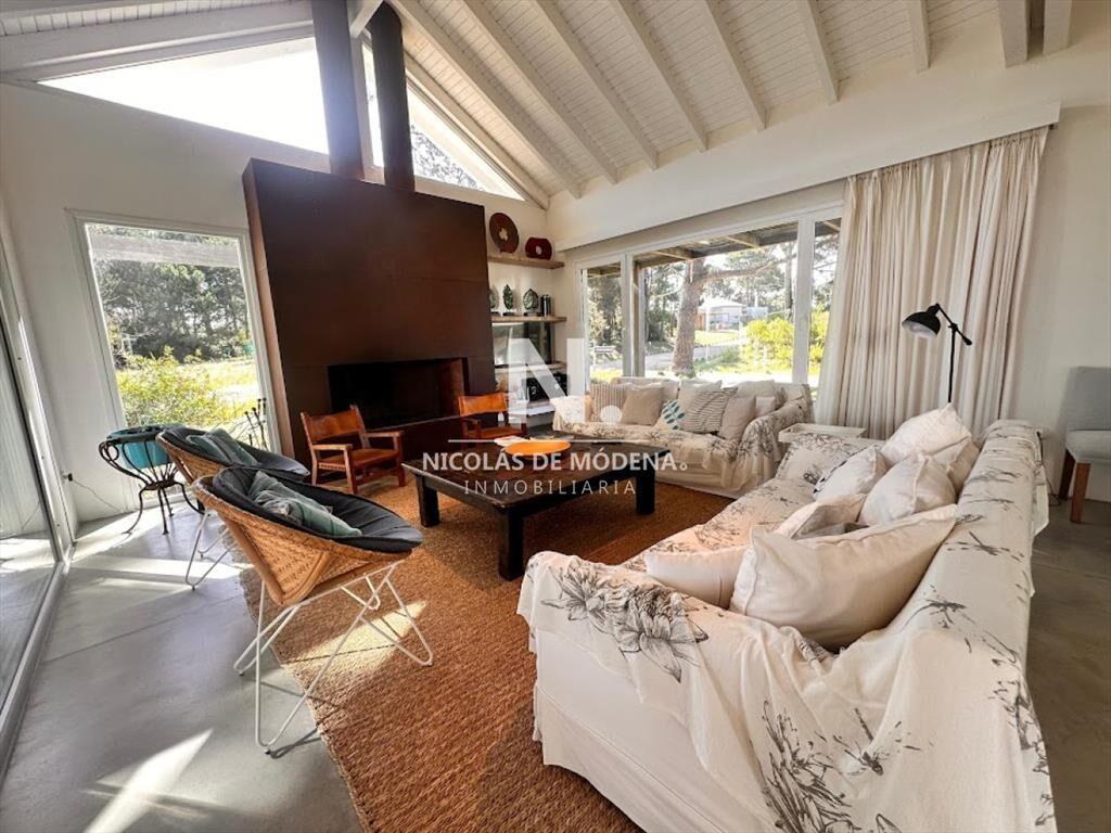 En venta casa de 4 Suites en Pinar del Faro,