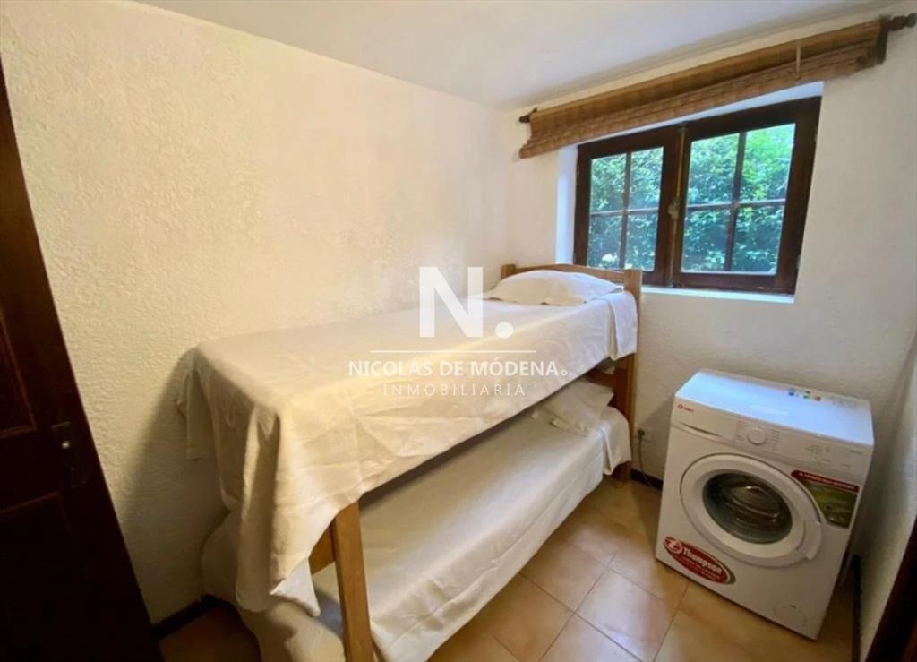 En venta casa de 5 dormitorios, con piscina, parrillero y j