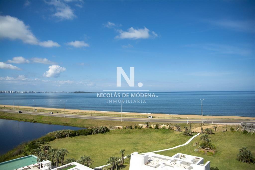 Complejo con vistas unicas a Laguna y Mar.
