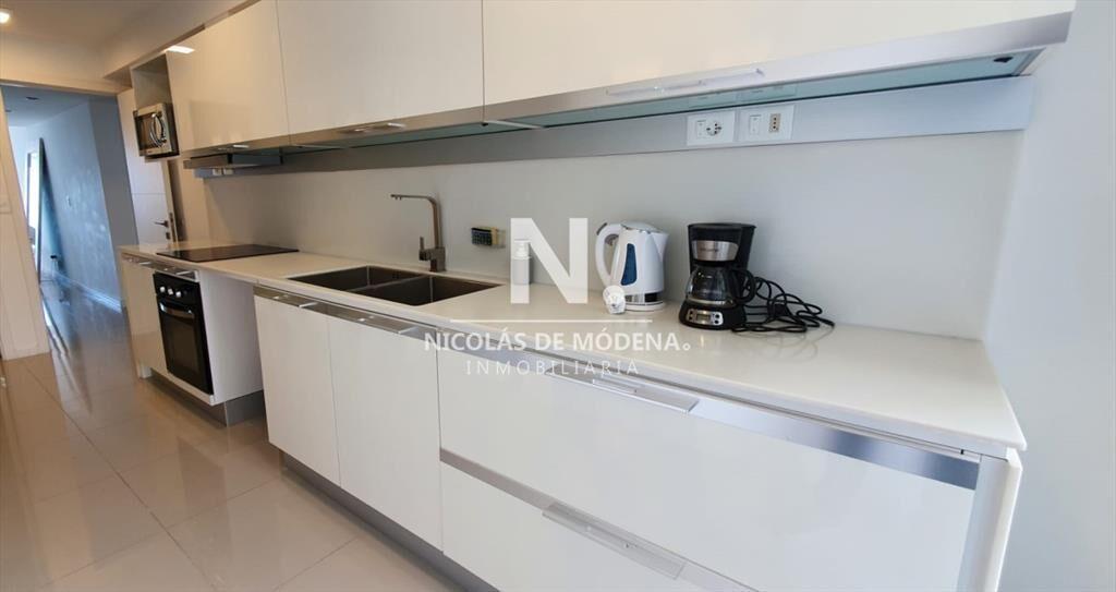 Vende en Punta del Este, Apartamento de 2 Dormitorios.
