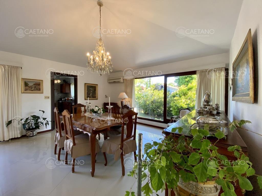 Hermosa casa, ubicada en un lugar inmejorable!