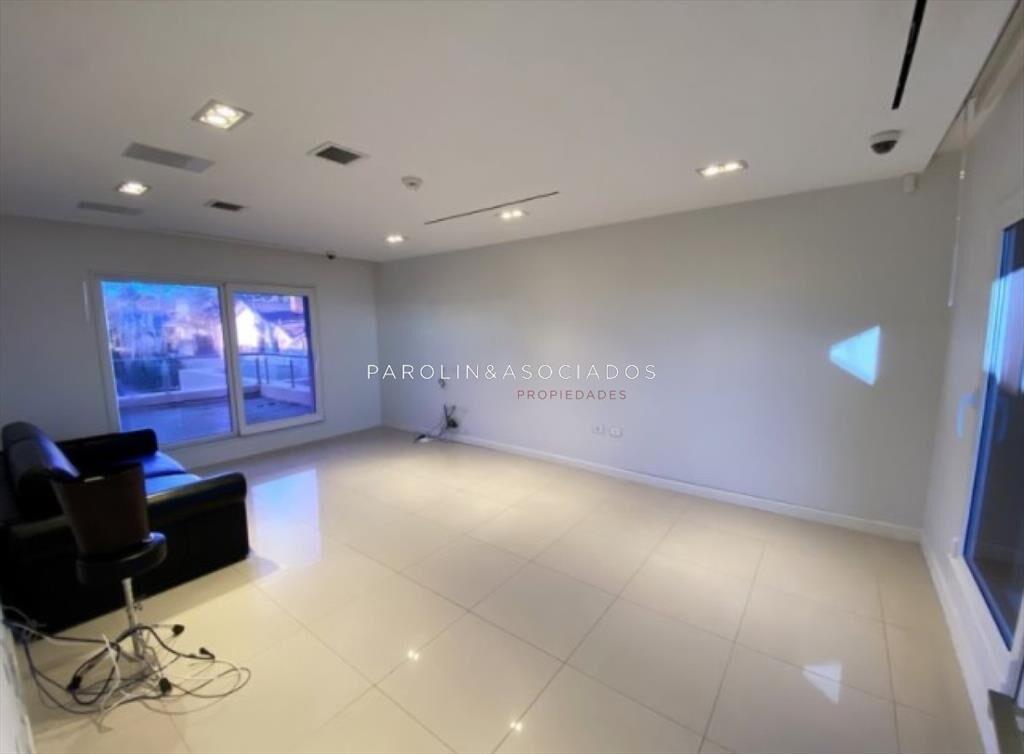 Hermosa casa en venta frente al mar, Punta del
