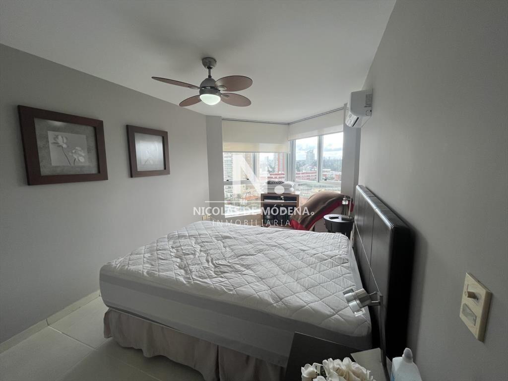 Apartamento en Venta de 3 dormitorios con en del