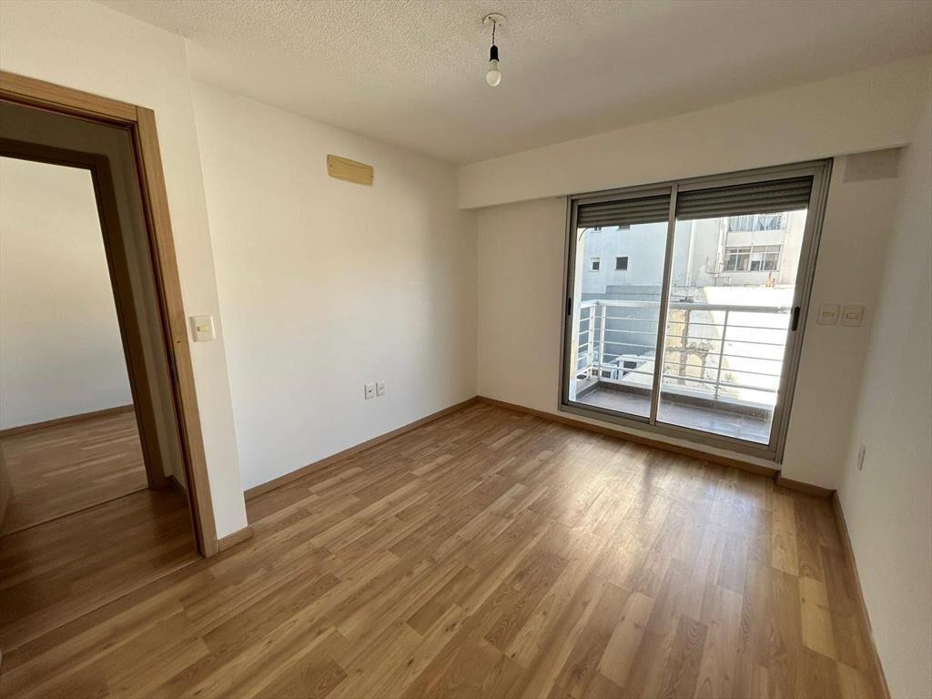 Venta de Apartamento con 2 dormitorios y garage con renta en
