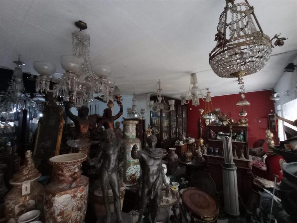 Local -Ideal Inversor,  a reciclar con potencial en Bartolo