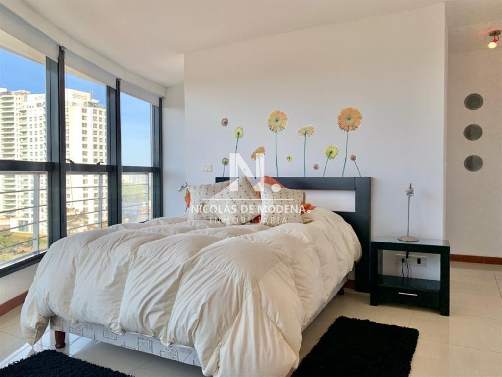 Vende apartamento de 3 dormitorios con vista en