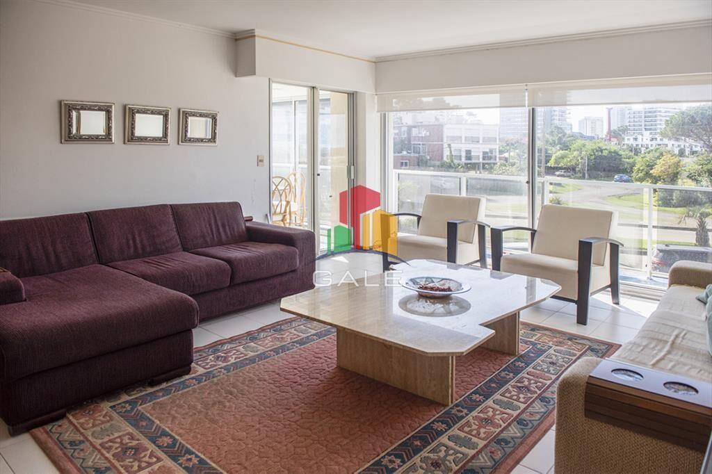 Vende departamento de 3 dormitorios en Ocean del
