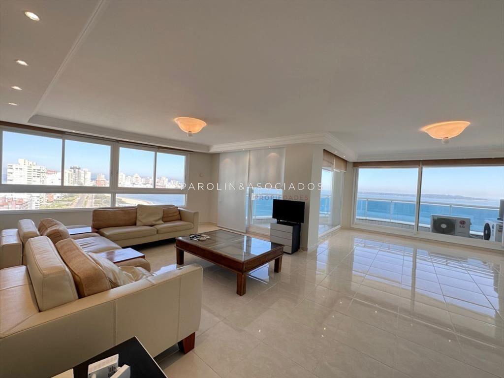 Apartamento de 3 dormitorios en suite, en Torre a