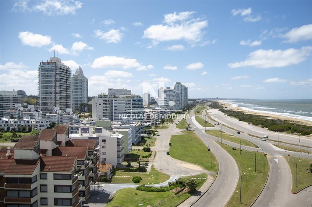 Espectacular apartamento con vistas de primera 3