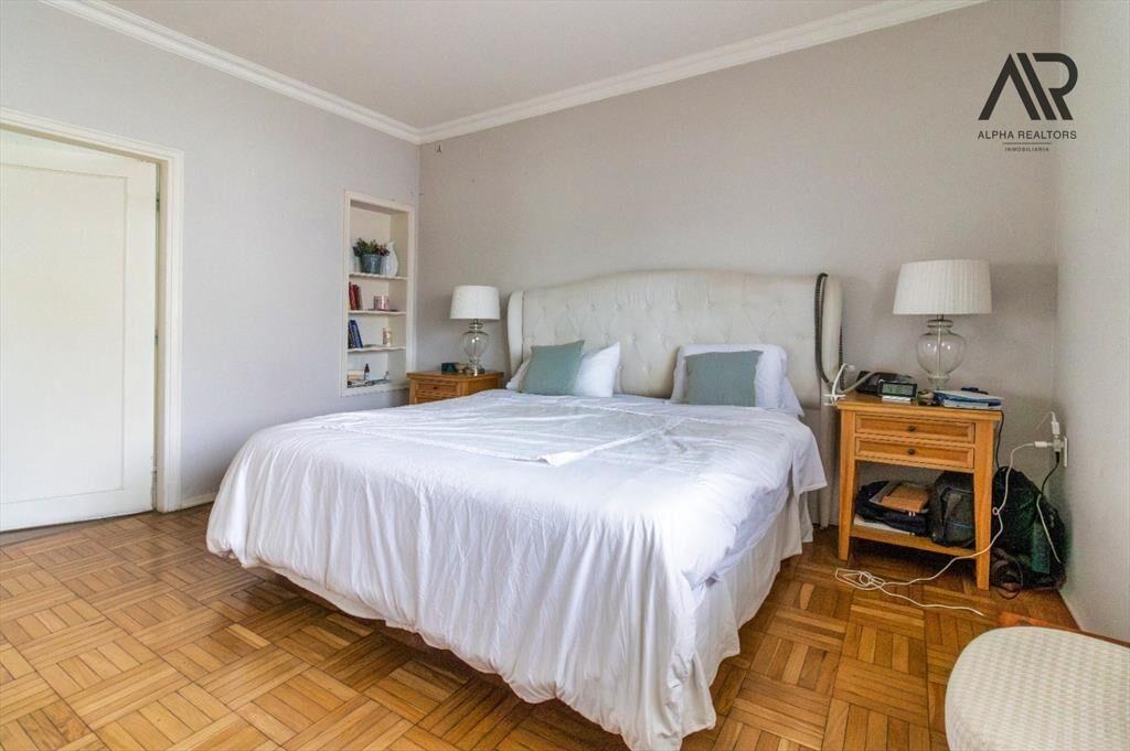 Apartamento en venta c/ cochera en Punta Carretas
