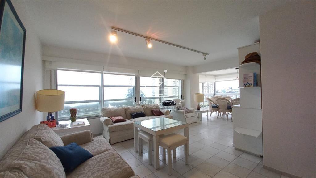 Departamento de 3 dormitorios + dependencia en venta, Playa