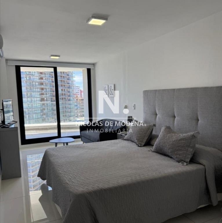 En venta apartamento de 3 dormitorios en suite al