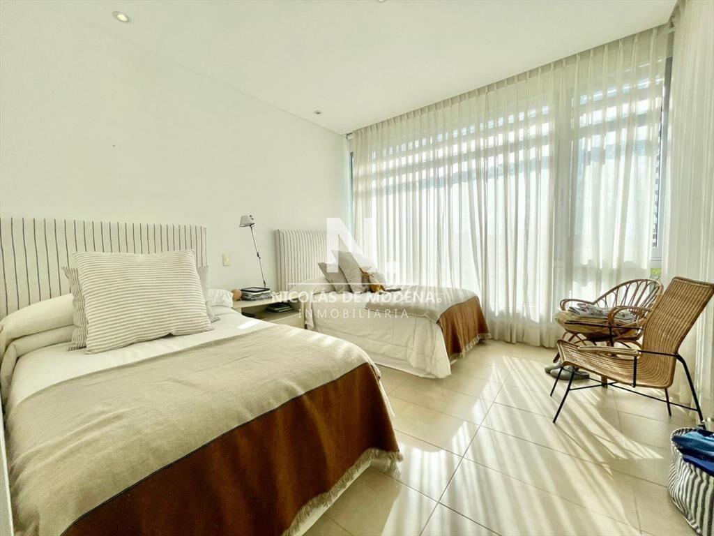 Apartamento en Alquiler Playa Brava Primera Fila