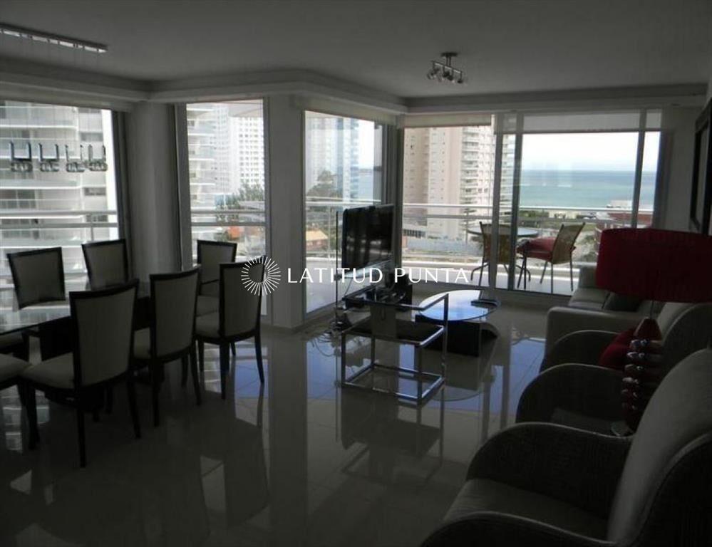 Apartamento en Mansa, 3 suites más dependencia