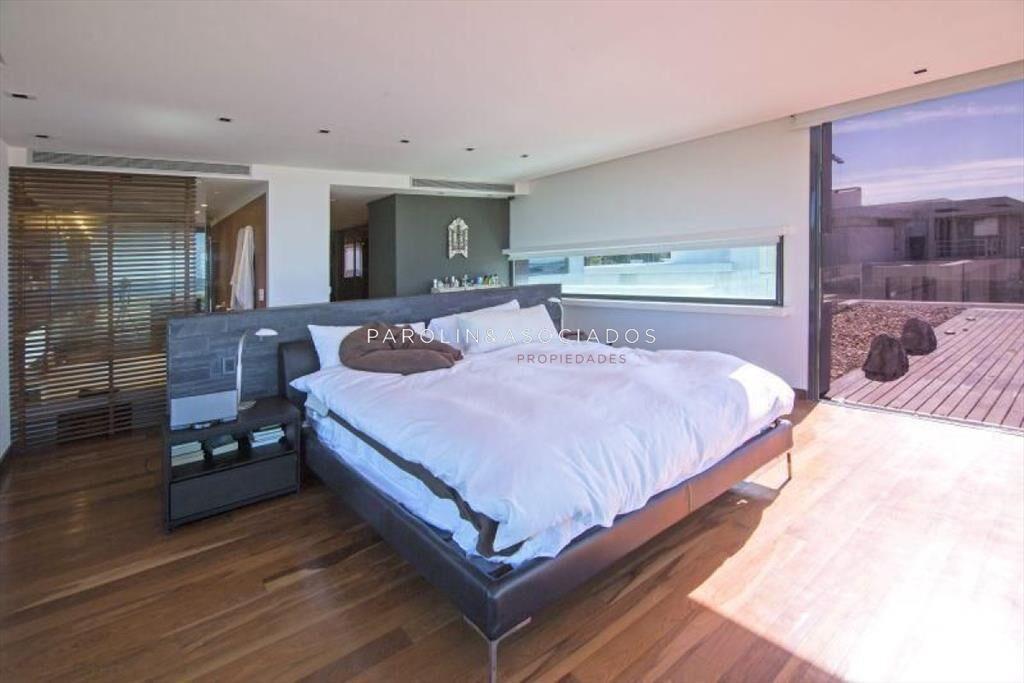 Casa de 4 dormitorios en venta en Manantiales,