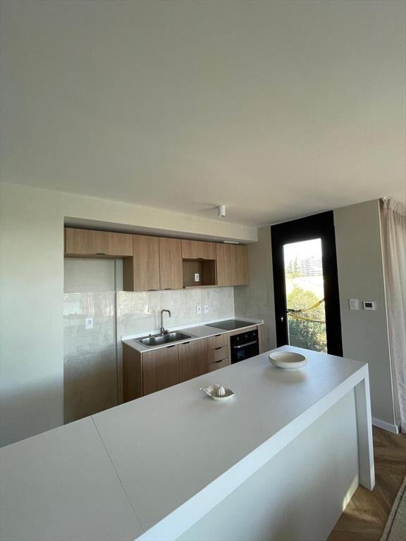 Apartamento en venta, 3 dormitorios, vista al lago y parril