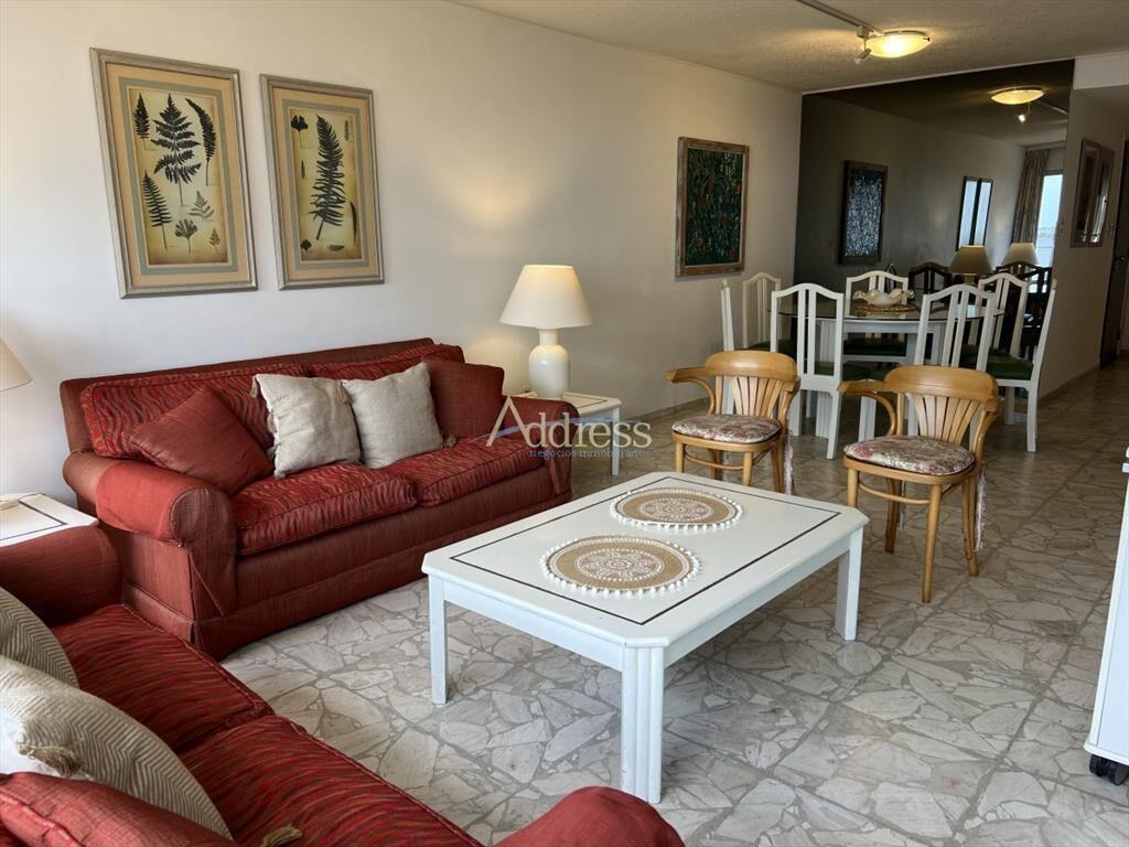 Apartamento en Mansa frente al mar - Punta del