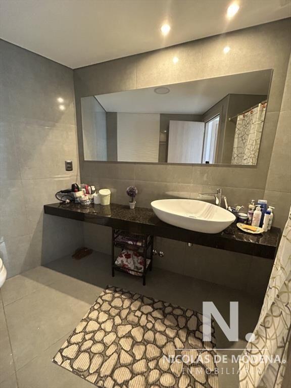 Apartamento en venta de dos dormitorios en Punta del Este