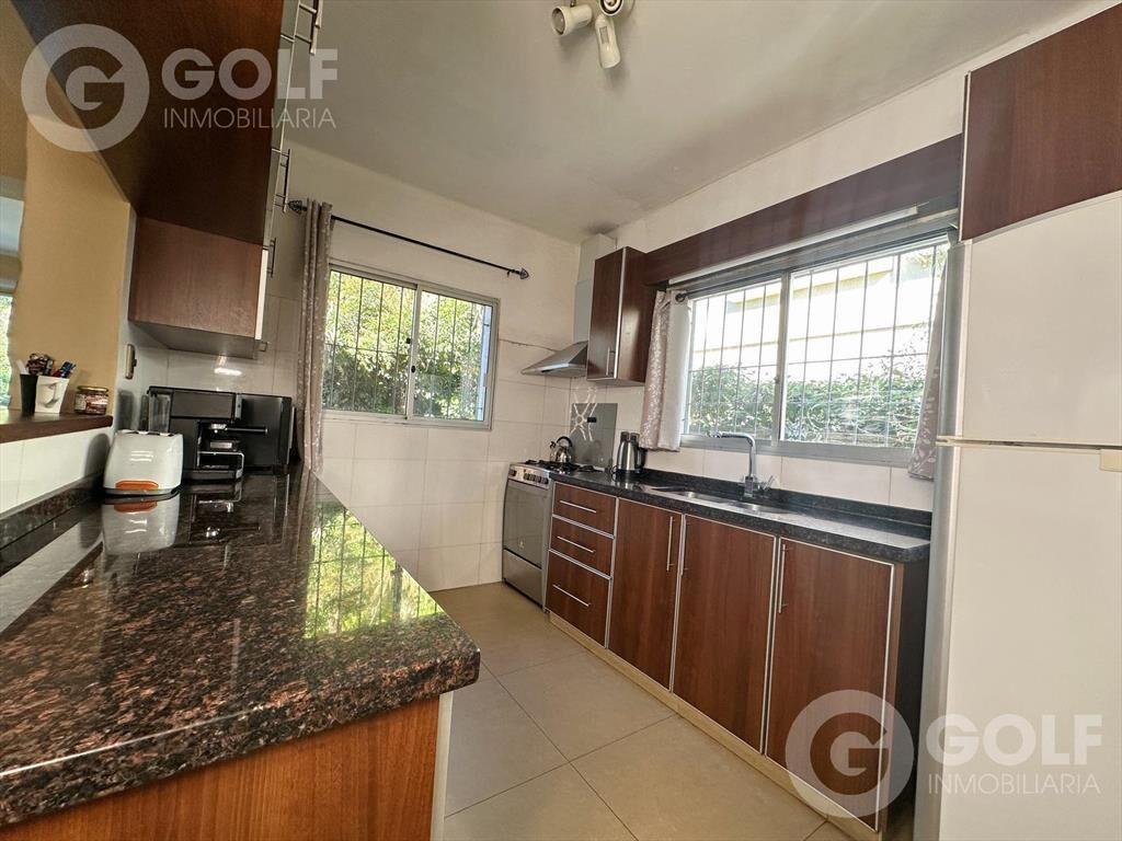 Venta de Casa 4 dormitorios en Carrasco Sur