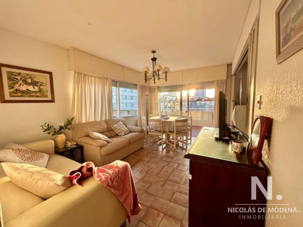 Muy lindo apartamento en Península, a 1 cuadra de la playa