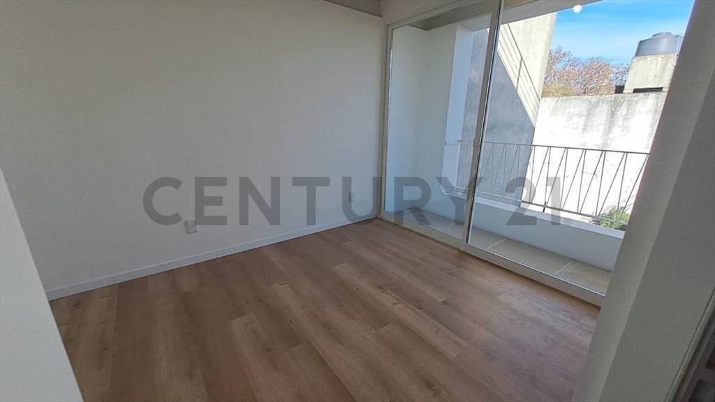 Venta penthouse contrafrente al Sur -1d-balcón-azotea exc...