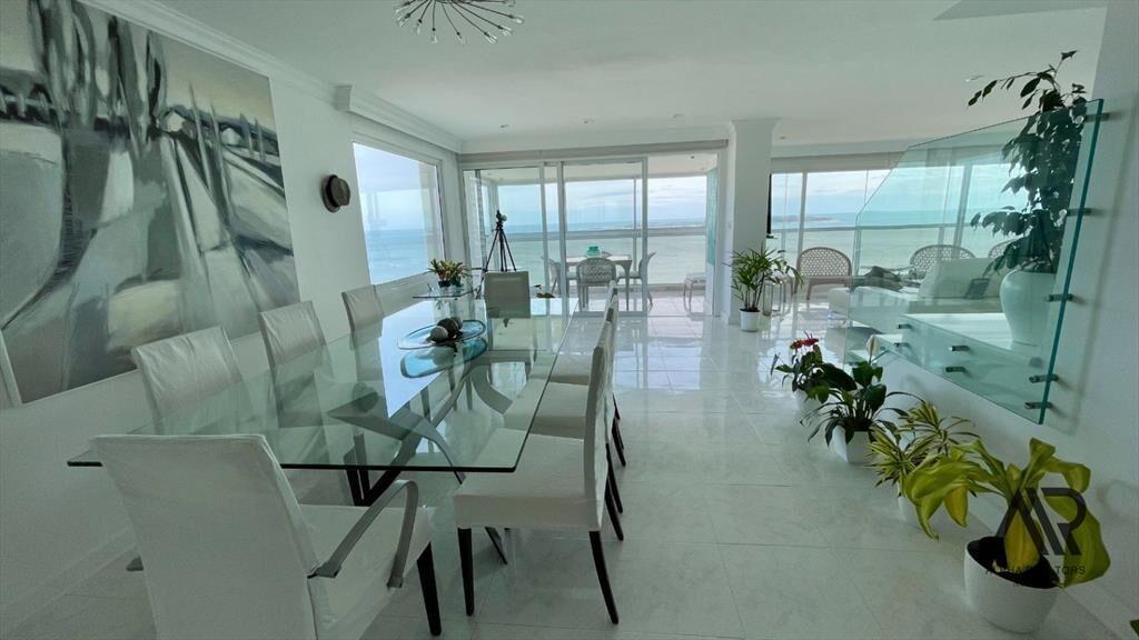 Apartamento en venta de 5 dormitorios c/ cocheras en Pla...