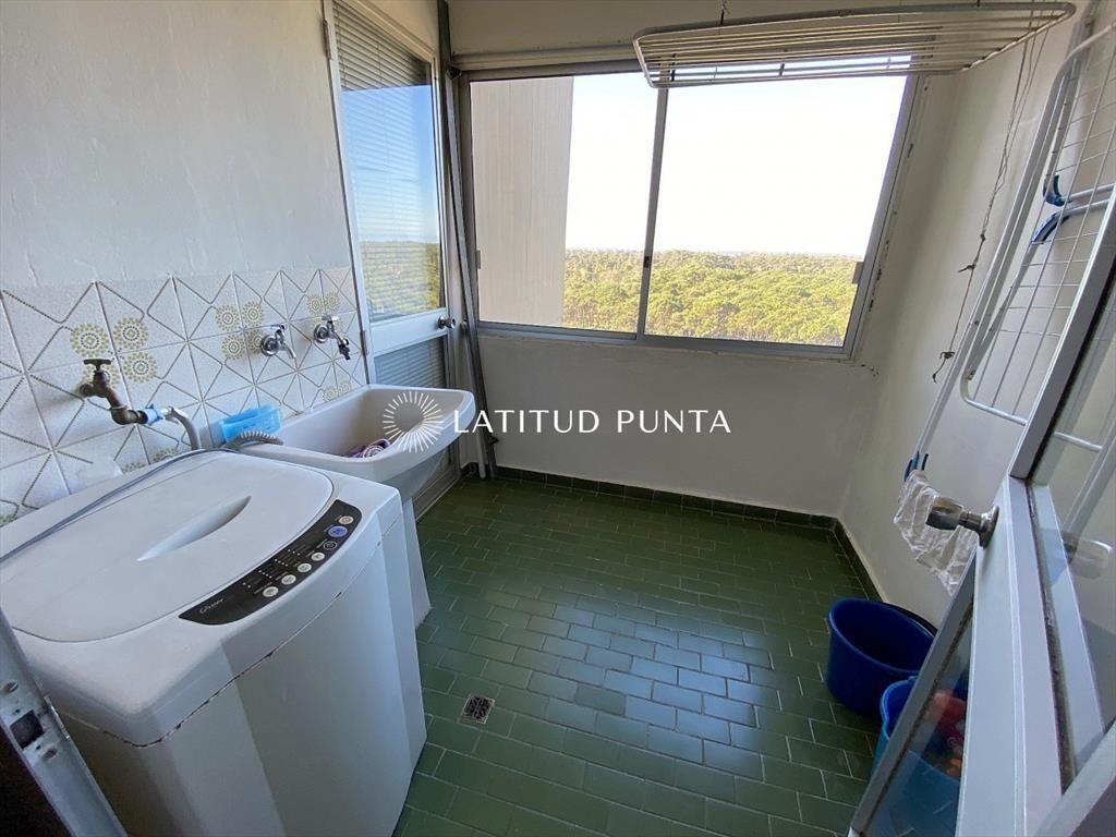 Apartamento en Roosevelt, piso alto de 3 más