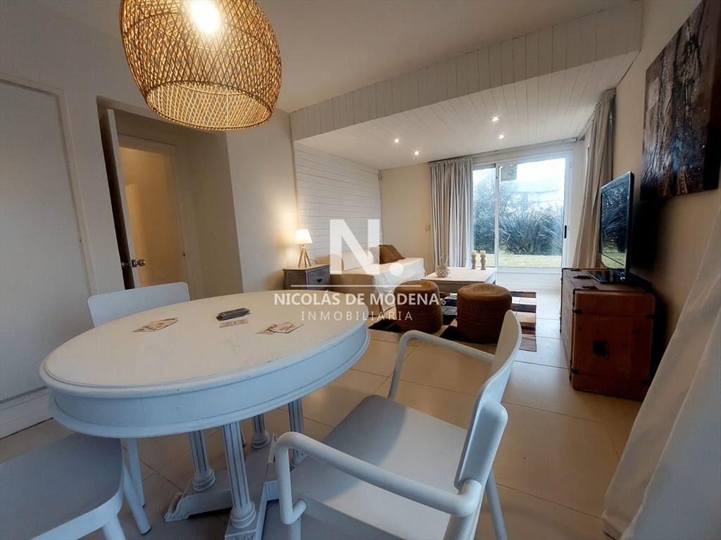 Casa de 6 dormitorios en venta proximo al mar, Montoya Punt