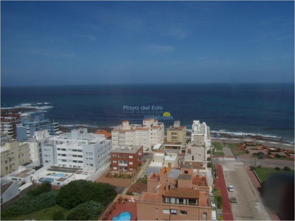 Apartamento en Venta de 3 dormitorios en la de ,