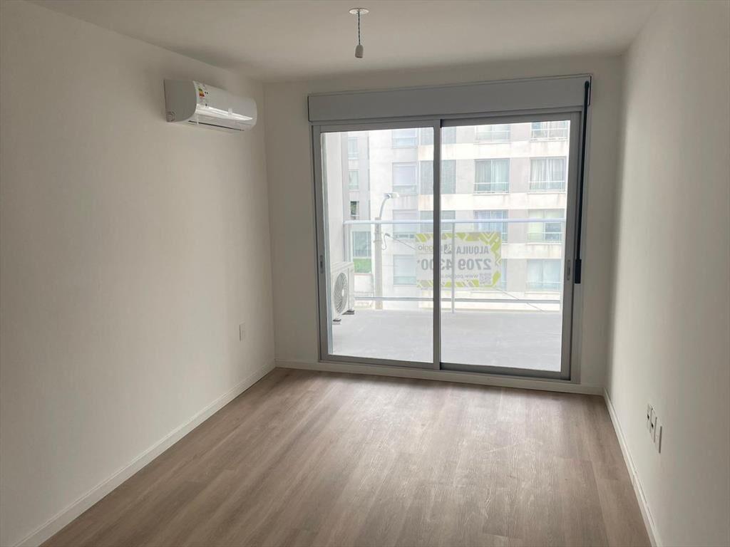 Venta apartamento rentado 1 dormitorio con garaje La Blanqu