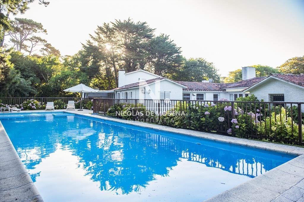Vende casa en Brava, Punta del Este, de 5