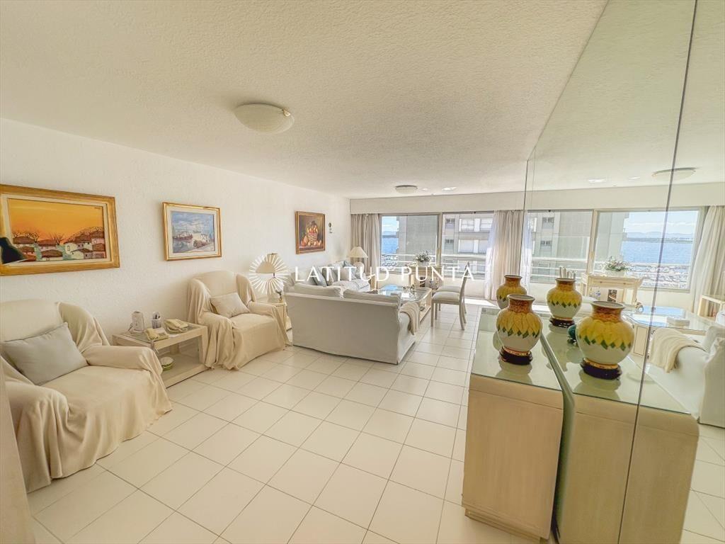 Apartamento en Peninsula, 3 dormitorios y