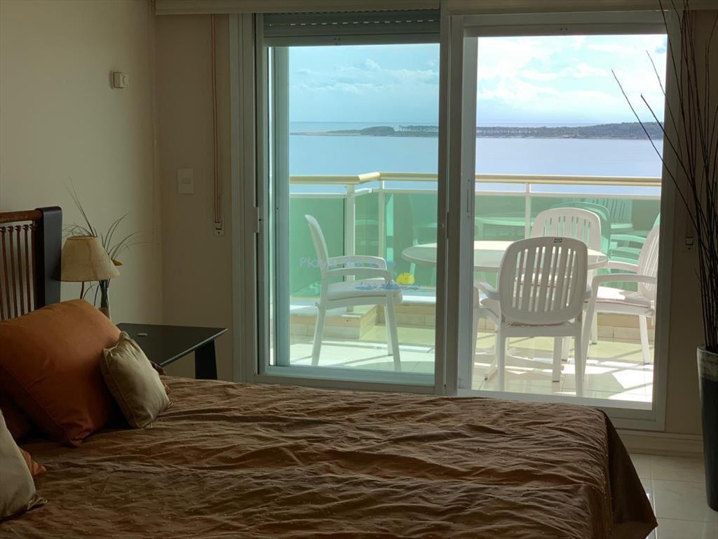 Apartamento en alquiler de temporada de 3 en , ,