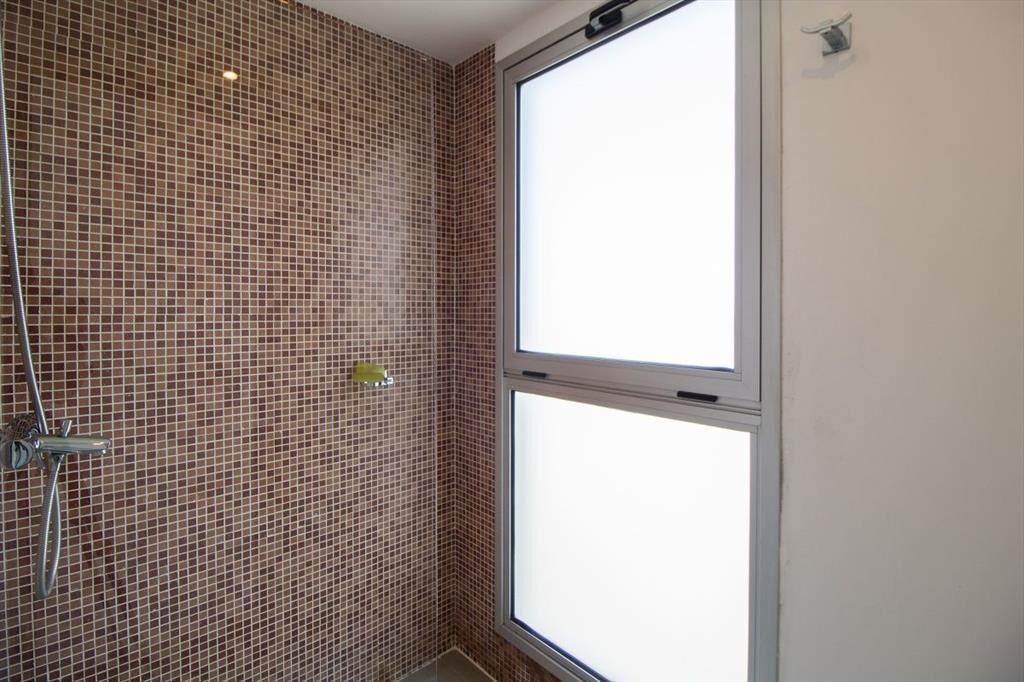 Excelente Apartamento de Tres Dormitorios con Vista a Playa