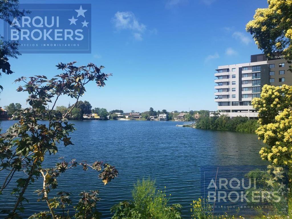 Apartamento de dos dormitorios en venta en Parque Carrasco